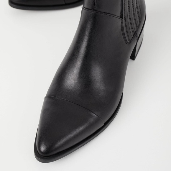 Vagabond Sleek Black Leather Booties - Picture 1 of 9